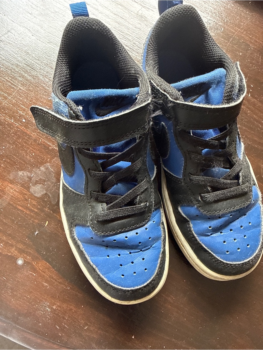 Nike Kids Black and Blue Hook-and-Loop Sneakers